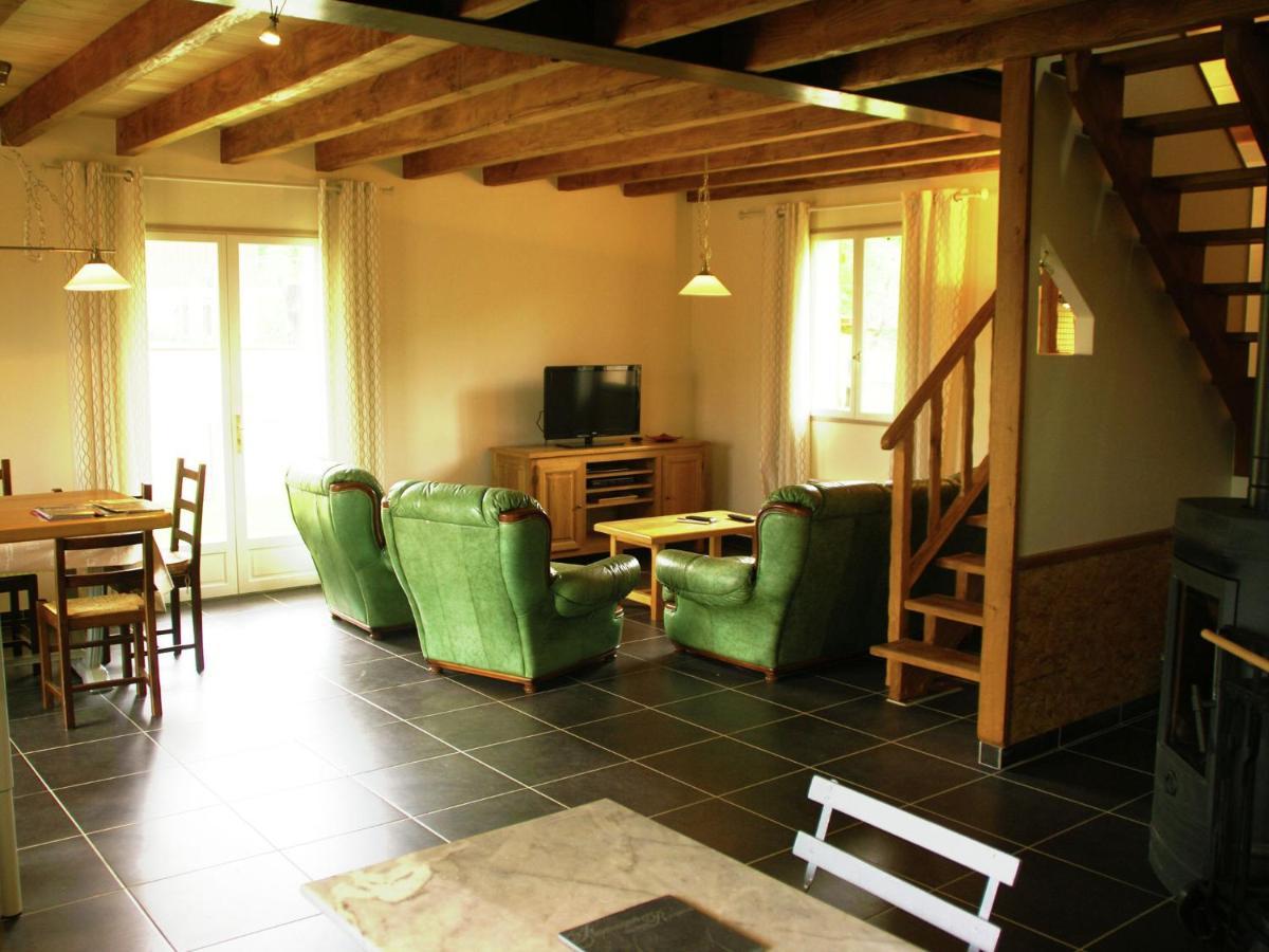 Modern Holiday Home With Private Pool Loubressac Værelse billede