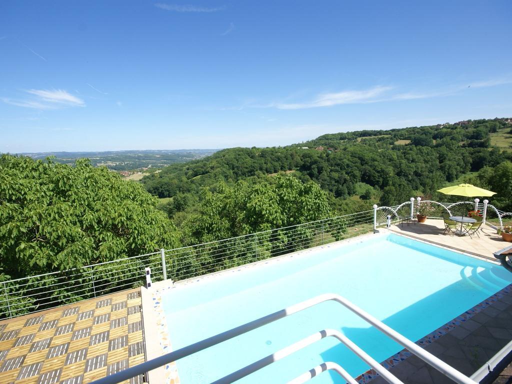 Modern Holiday Home With Private Pool Loubressac Værelse billede