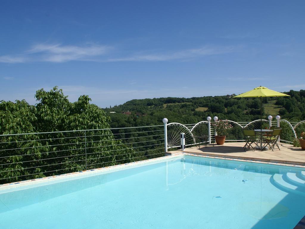 Modern Holiday Home With Private Pool Loubressac Værelse billede