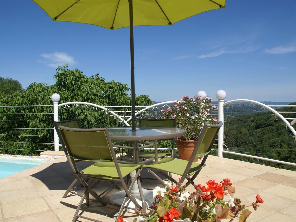 Modern Holiday Home With Private Pool Loubressac Værelse billede