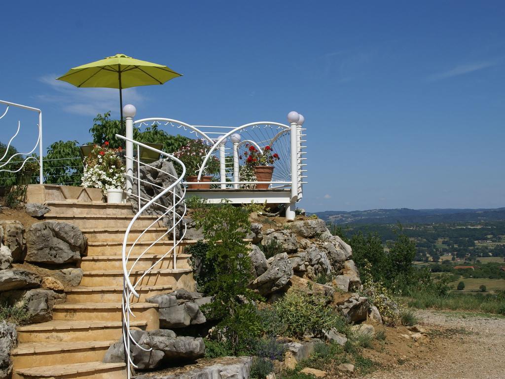 Modern Holiday Home With Private Pool Loubressac Værelse billede