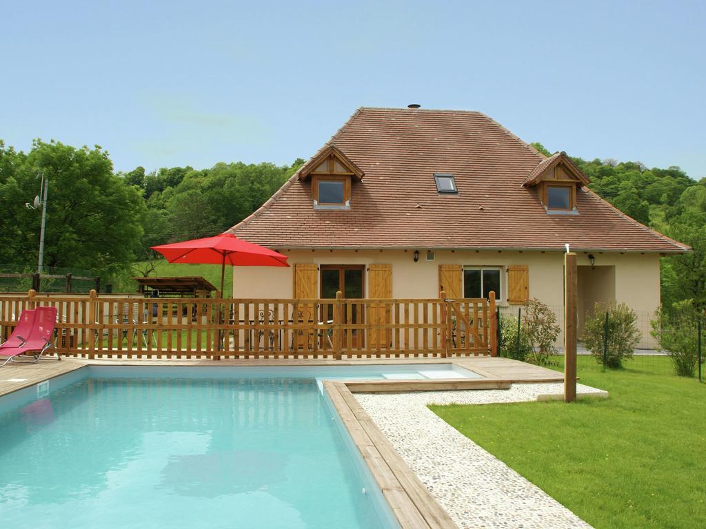 Modern Holiday Home With Private Pool Loubressac Eksteriør billede
